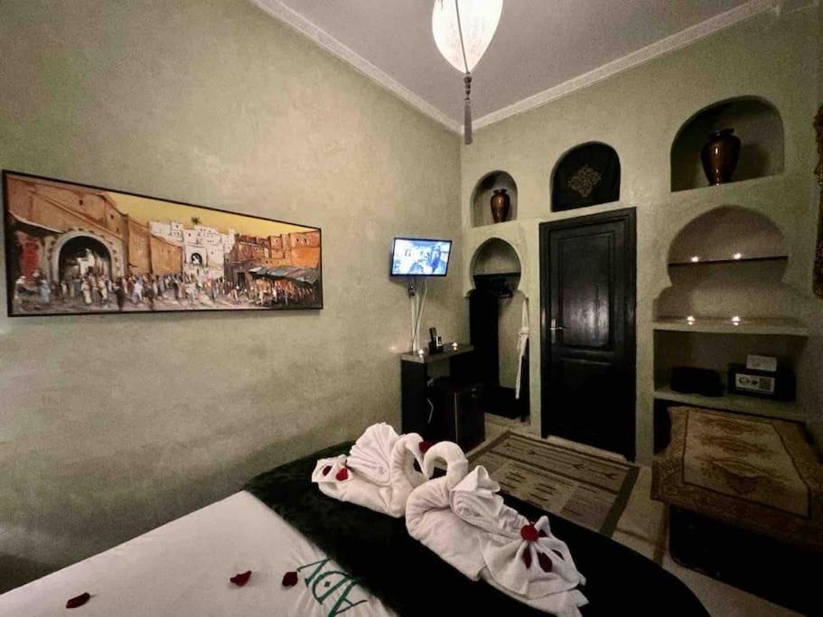 Riad Art De Vivre Avec Jacuzzi Marrakesh Luaran gambar